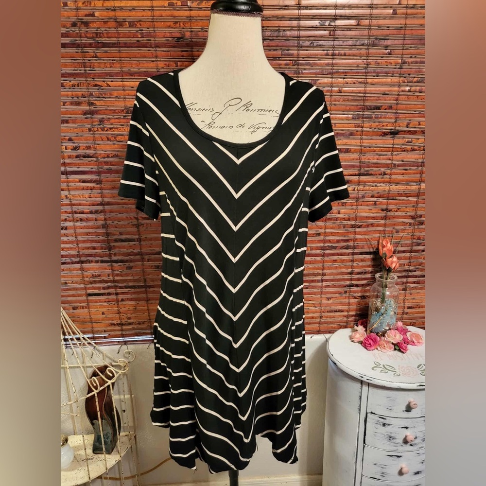 Black and White Striped Women's Top